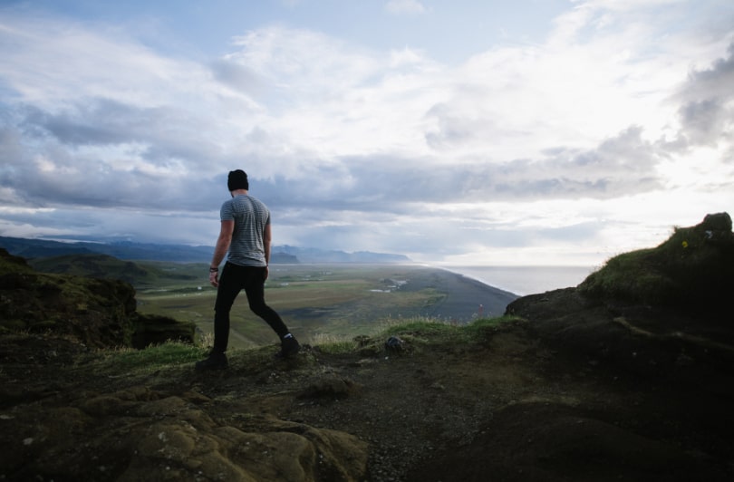 blake-wisz-rSJb8hhctBs-unsplash-min