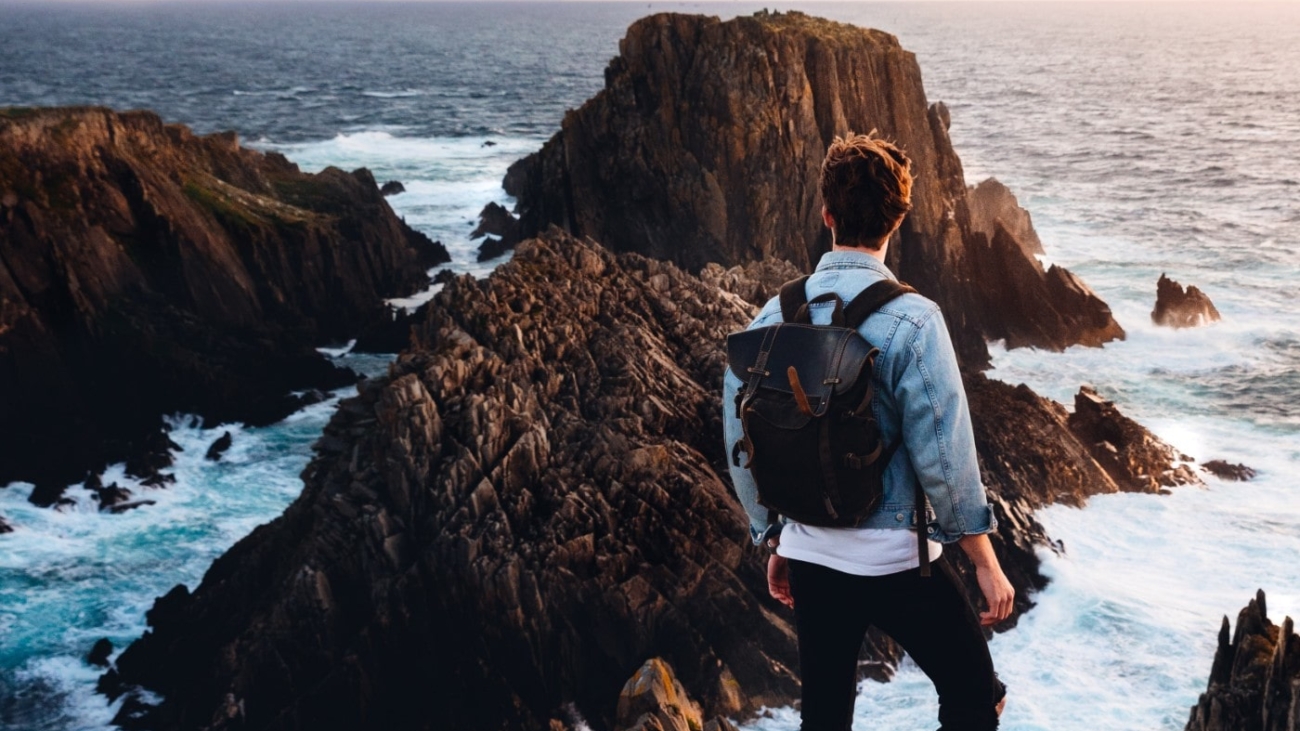 daniel-jensen-tQpypKA92k8-unsplash-min